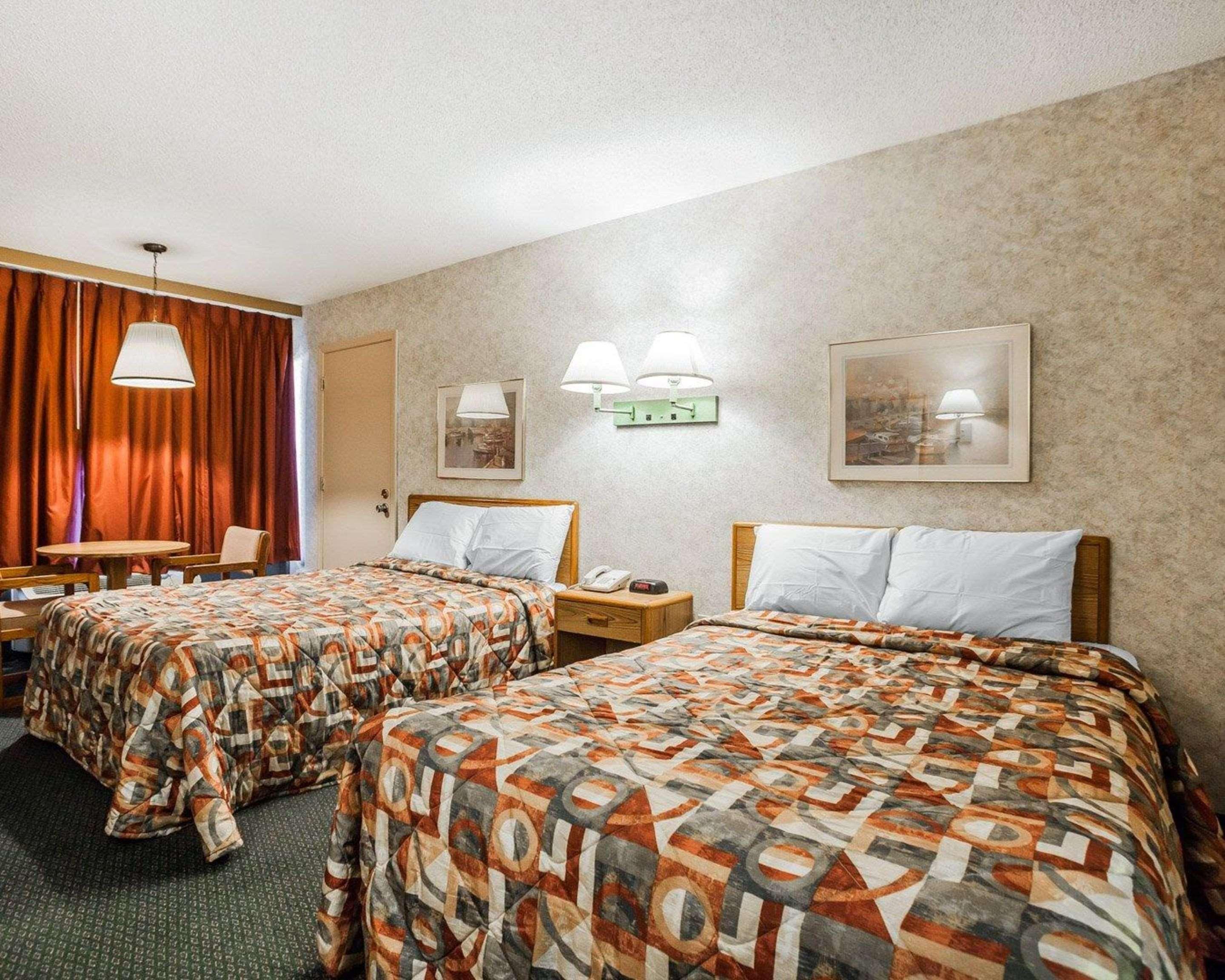 Econo Lodge Джеферсън Сити Екстериор снимка