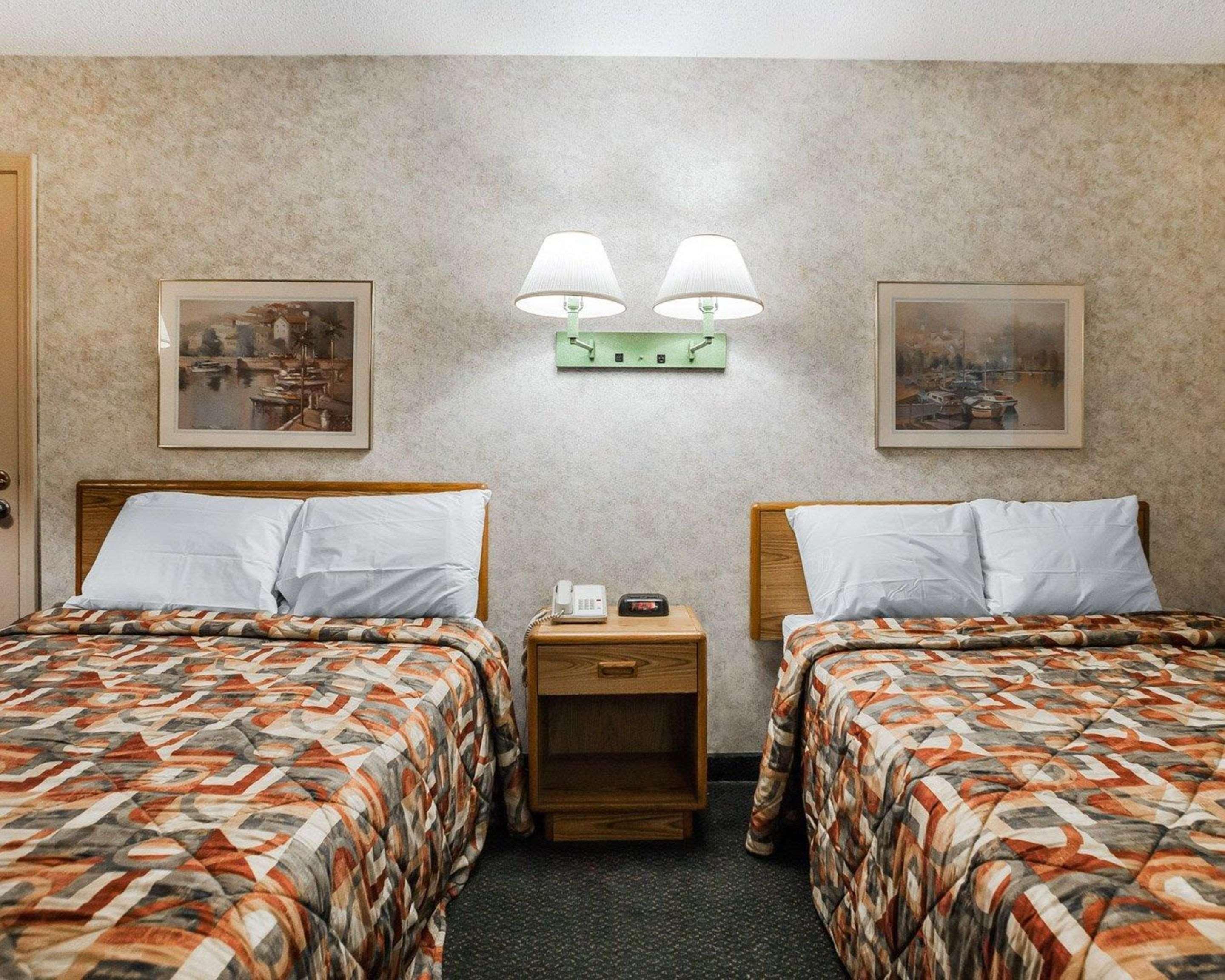 Econo Lodge Джеферсън Сити Екстериор снимка