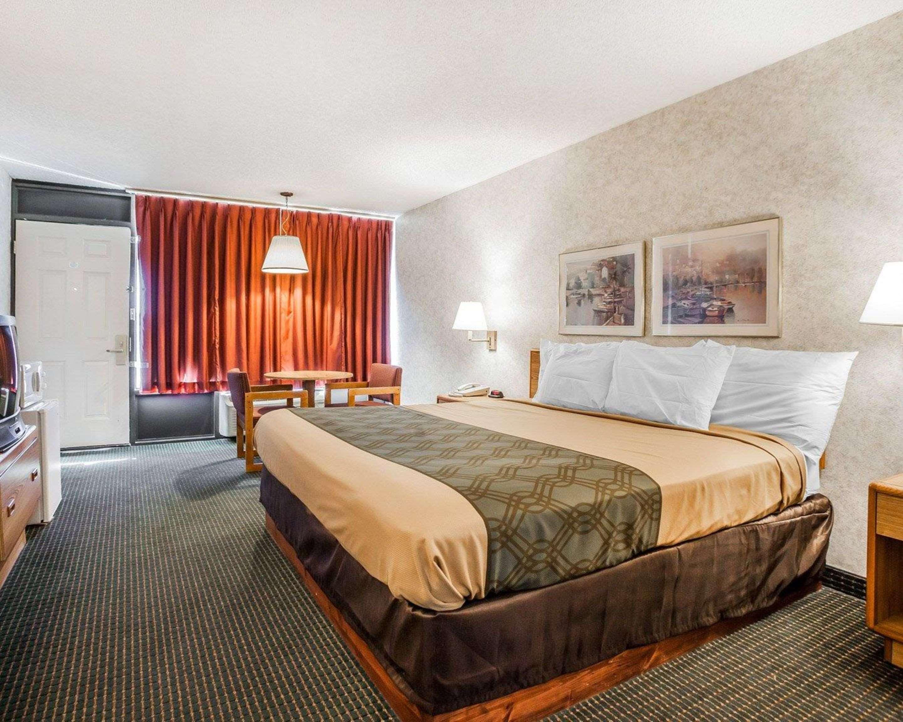Econo Lodge Джеферсън Сити Екстериор снимка