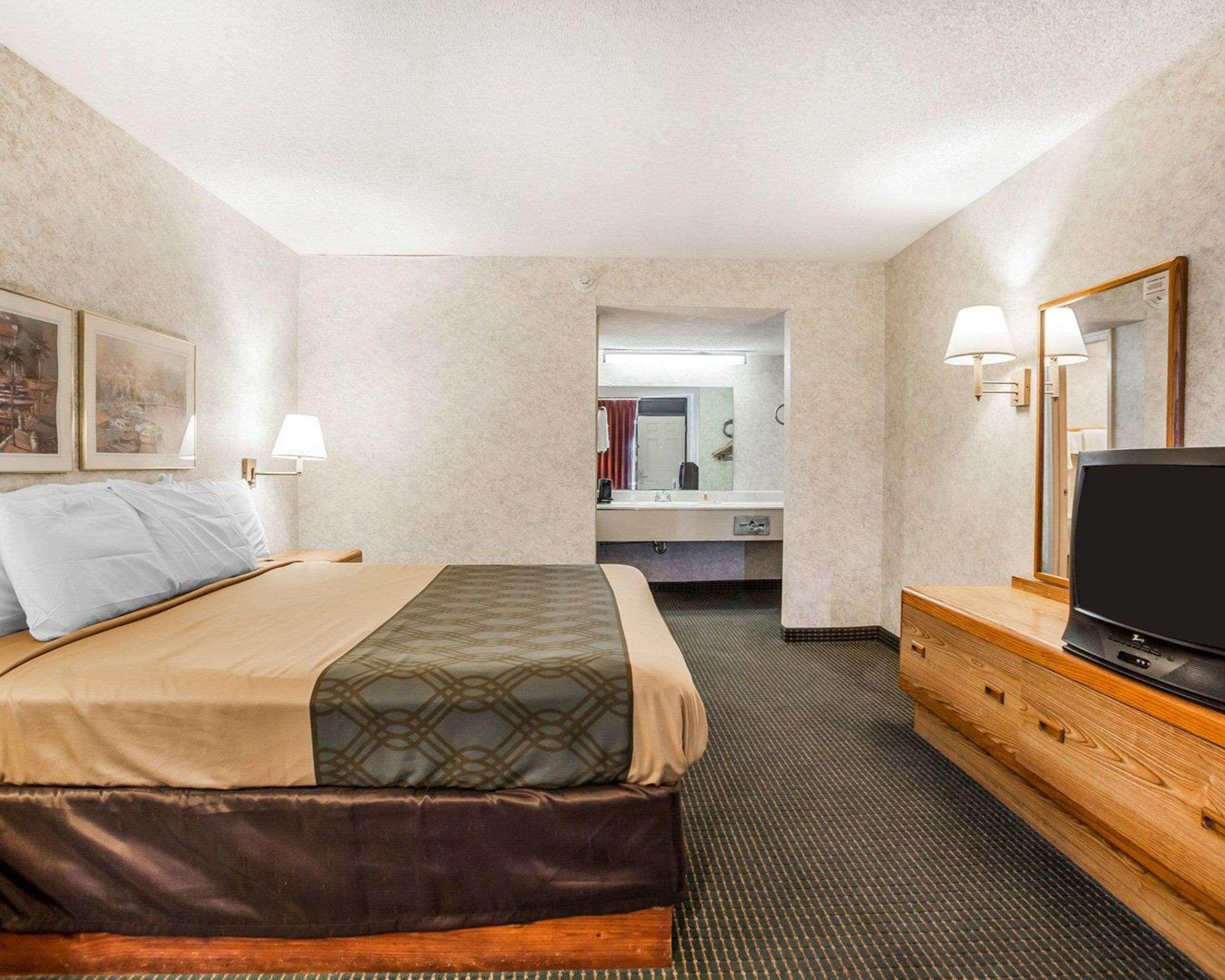 Econo Lodge Джеферсън Сити Екстериор снимка